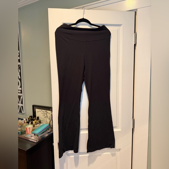Lululemon Groove Nulu Super-High-Rise Flared Pant - Picture 1 of 5